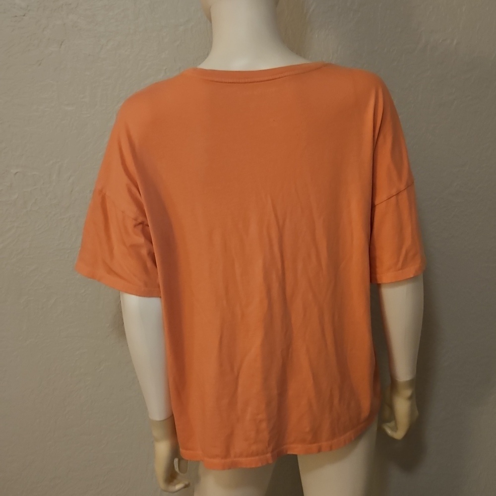 3/$30 AMERICAN EAGLE Peach Queen Band Tour 1975 Oversized T-Shirt - Picture 6 of 11